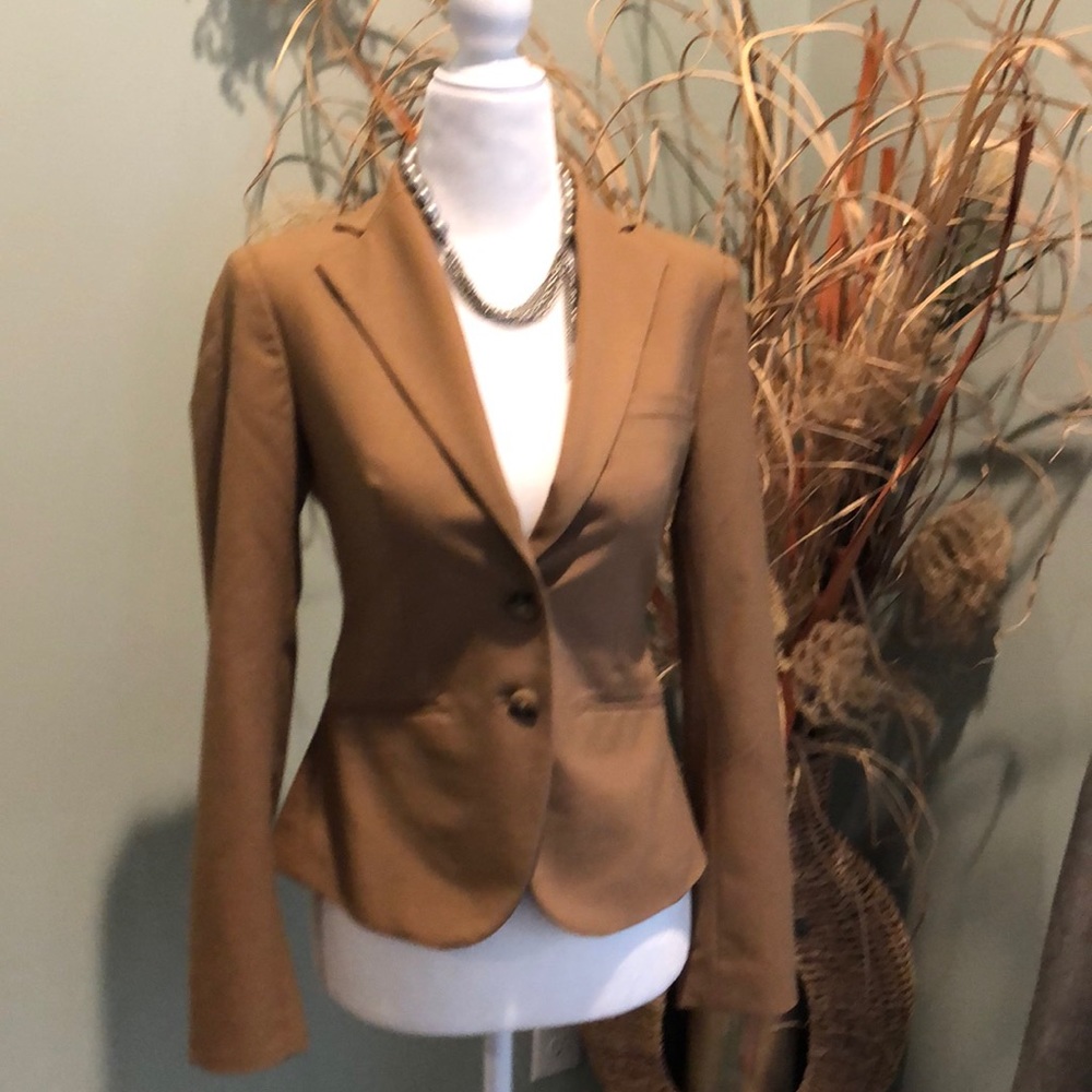 Body by Victoria 2 Button Suit Jacket